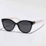Cat eye black and white