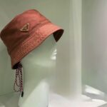 Hat Prada con cordón